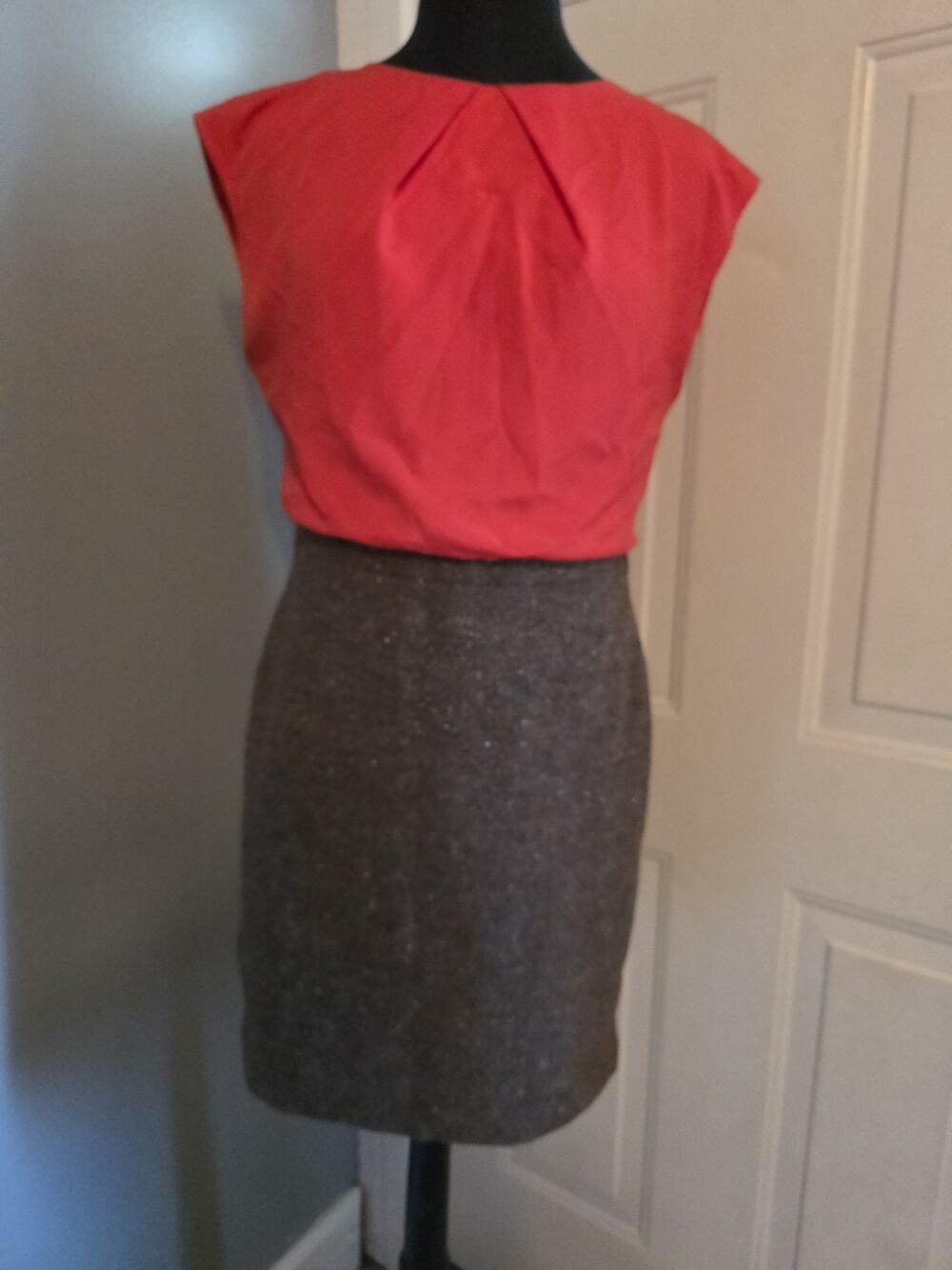 Ann Taylor Loft Sleeveless A-Line Dress. Lined Wool Blend Bottom Size 8P Office